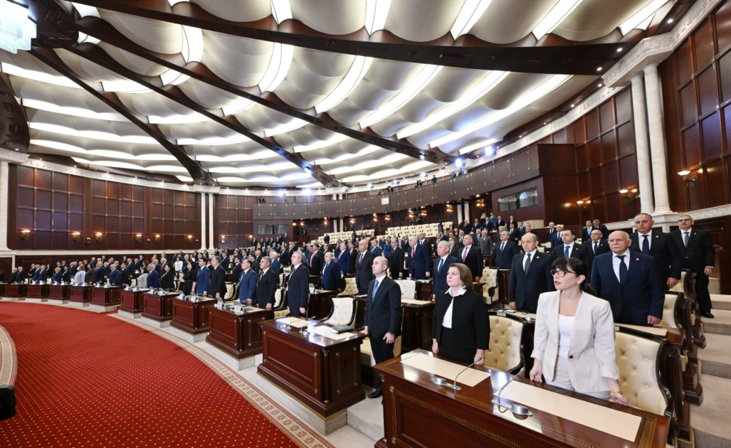 Yeddinci çağırış Milli Məclisin ilk iclasında doqquz məsələ müzakirə olunub, bir sıra qərarlar qəbul edilib